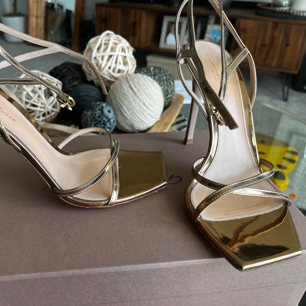 Gianvito Rossi Heels